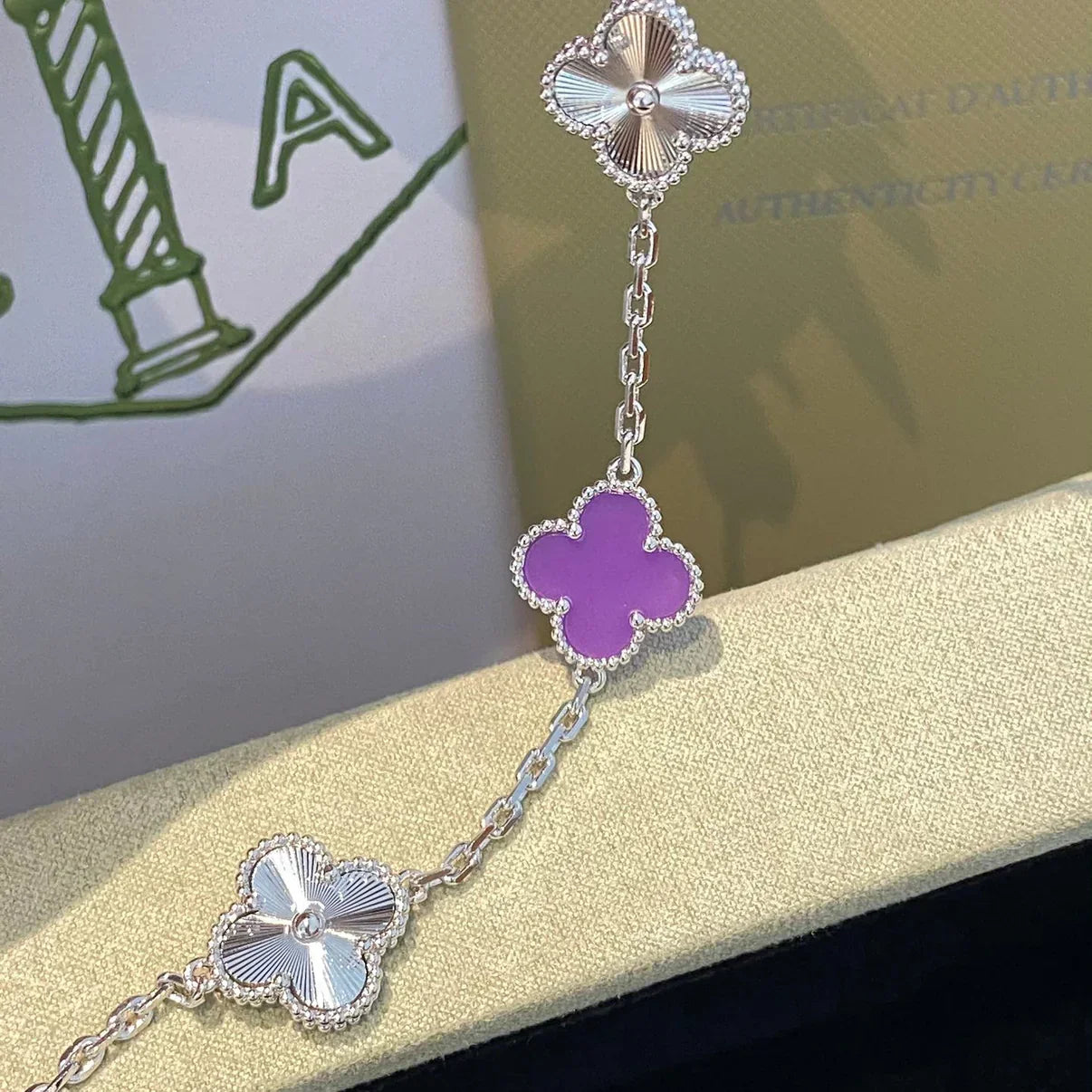 [?Vintora] CLOVER 5 MOTIF VIOLET BRACELET COLLECTION