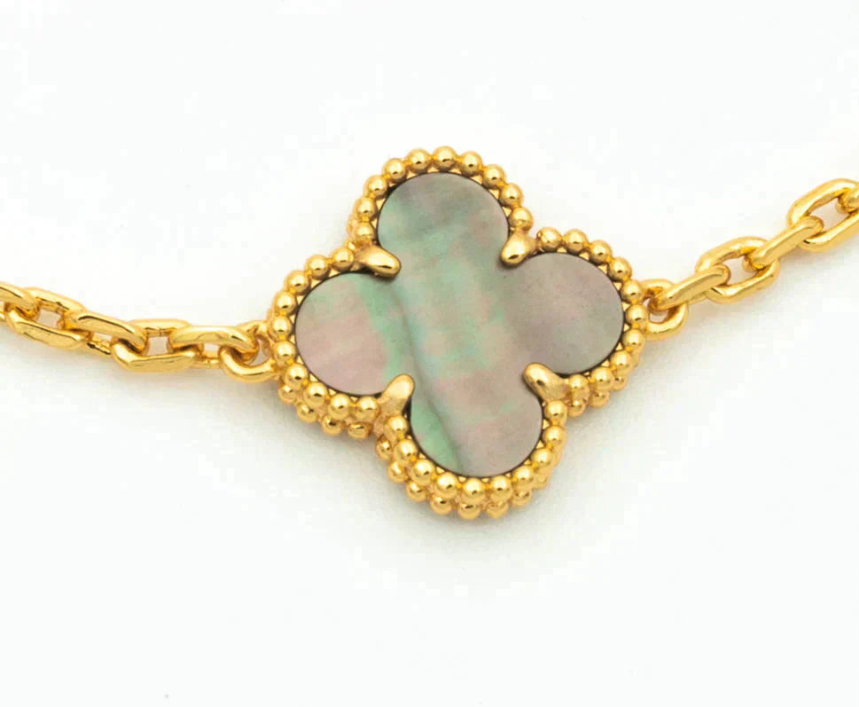 [?Vintora] CLOVER 5 MOTIF GRAY MOP BRACELET COLLECTION