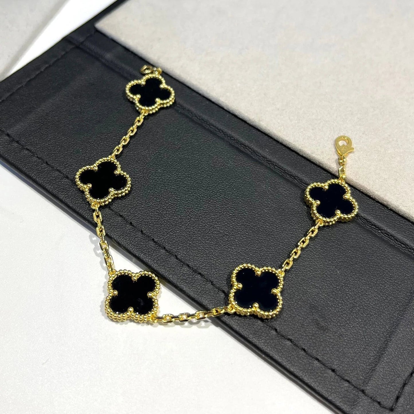 [?Vintora] CLOVER 5 MOTIF ONYXS BRACELET COLLECTION