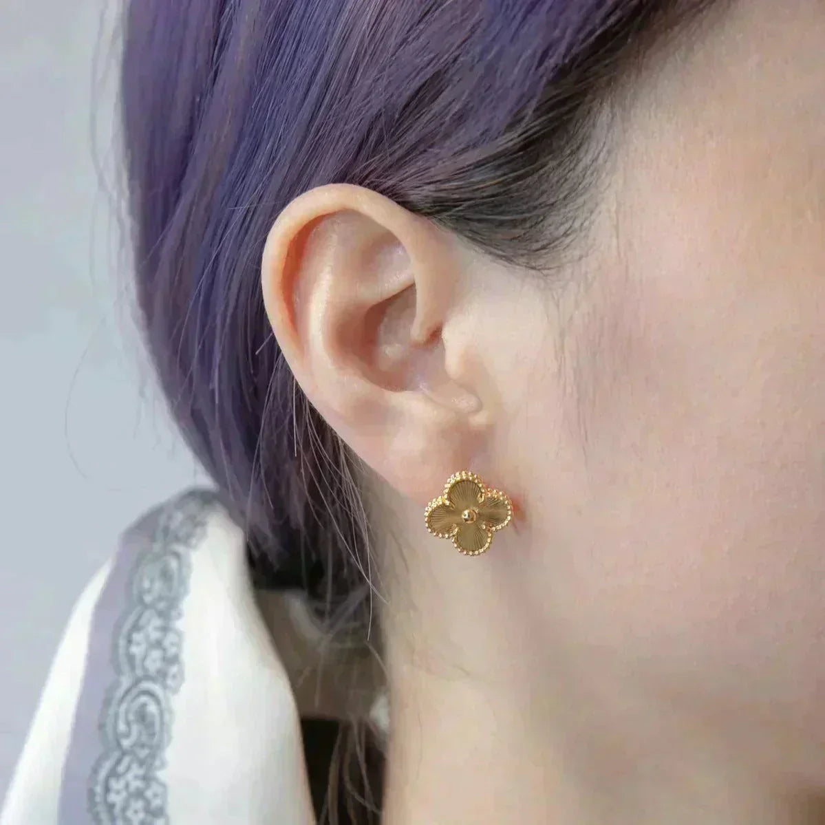 [Vintora]CLOVER MEDIUM 1 MOTIFS LASER EARRINGS