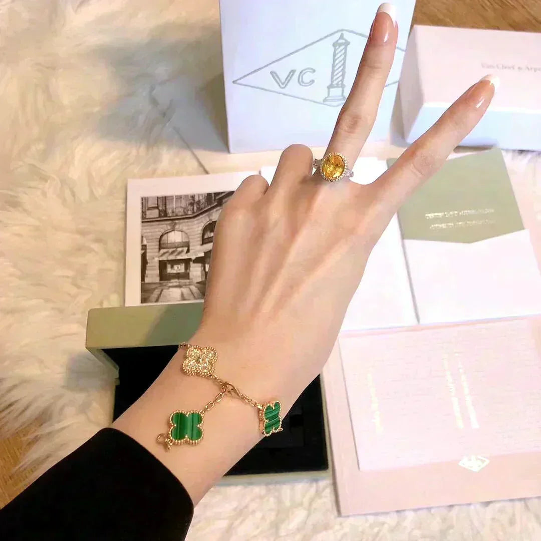 [?Vintora] CLOVER 5 MOTIF MALACHITE BRACELET COLLECTION