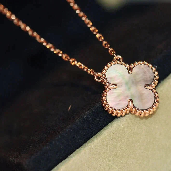 [Vintora]CLOVER 15MM COLLIER NACRE GRISE