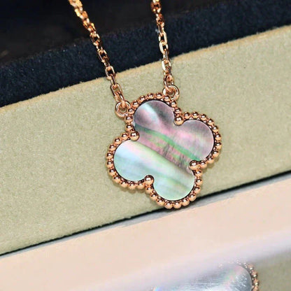 [Vintora]CLOVER 15MM COLLIER NACRE GRISE