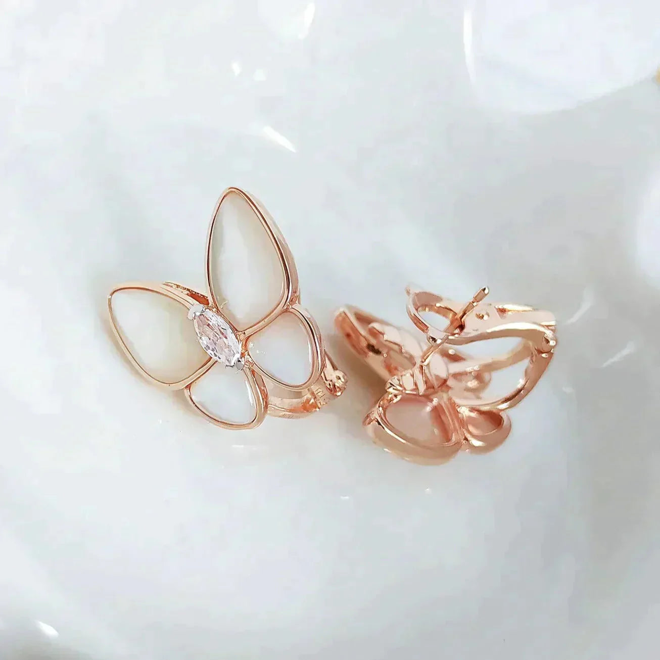[Vintora]BOUCLES D'OREILLES PAPILLON EN NACRE