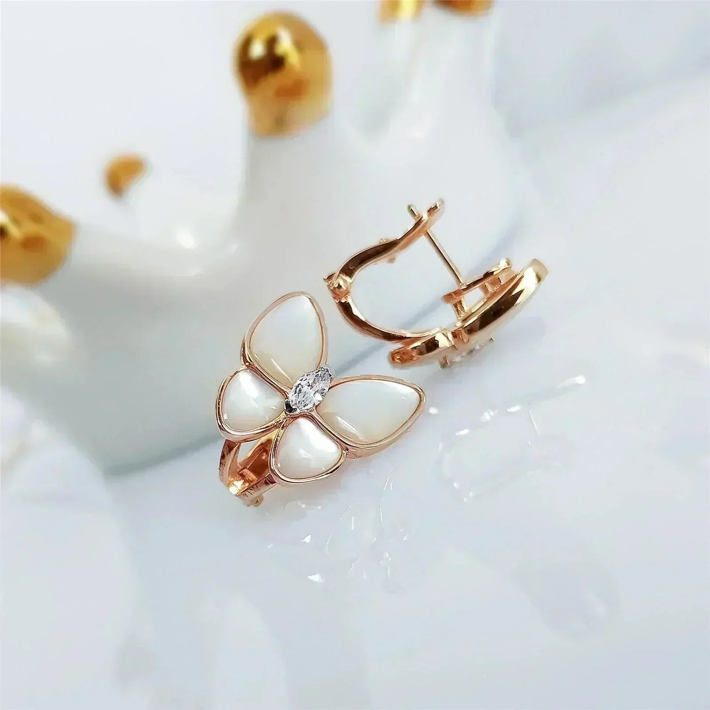 [Vintora]BOUCLES D'OREILLES PAPILLON EN NACRE