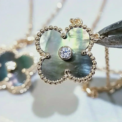 [Vintora]COLLIER TRÈFLE 15MM DIAMANT ET NACRE GRISE