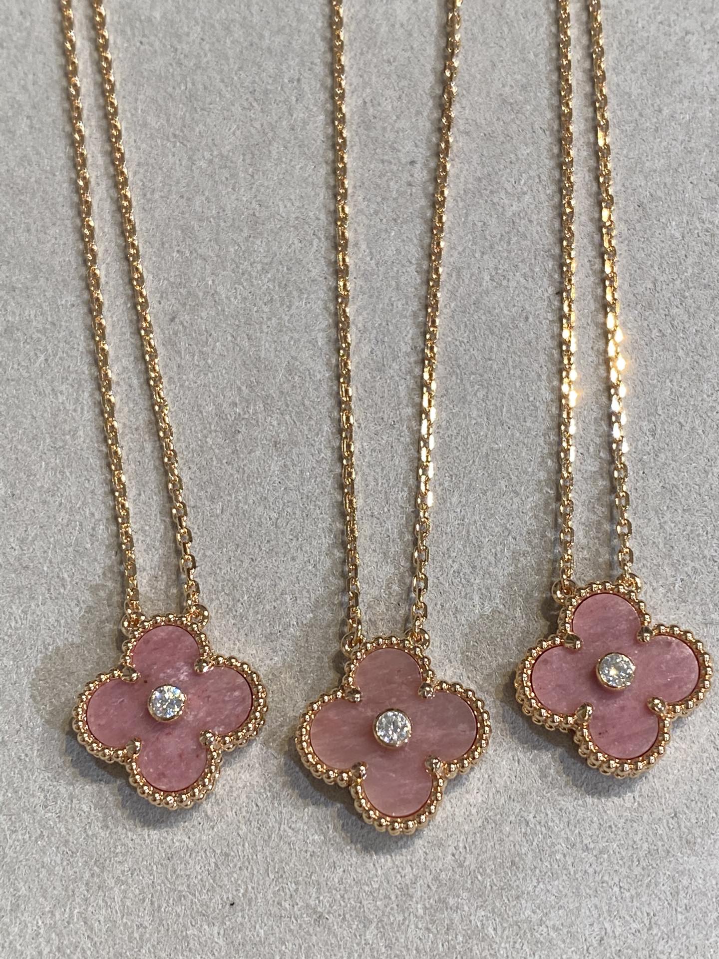 [Vintora]COLLIER EN RHODONITE ET DIAMANTS CLOVER 15MM
