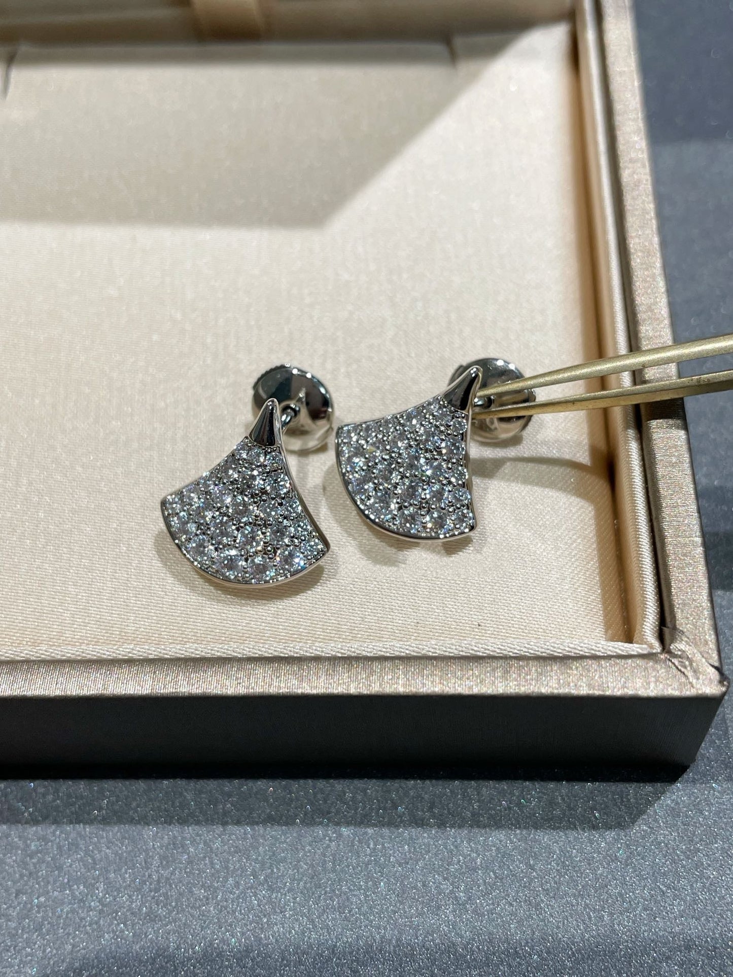 [Vintora]DREAM STUD EARRINGS DIAMOND
