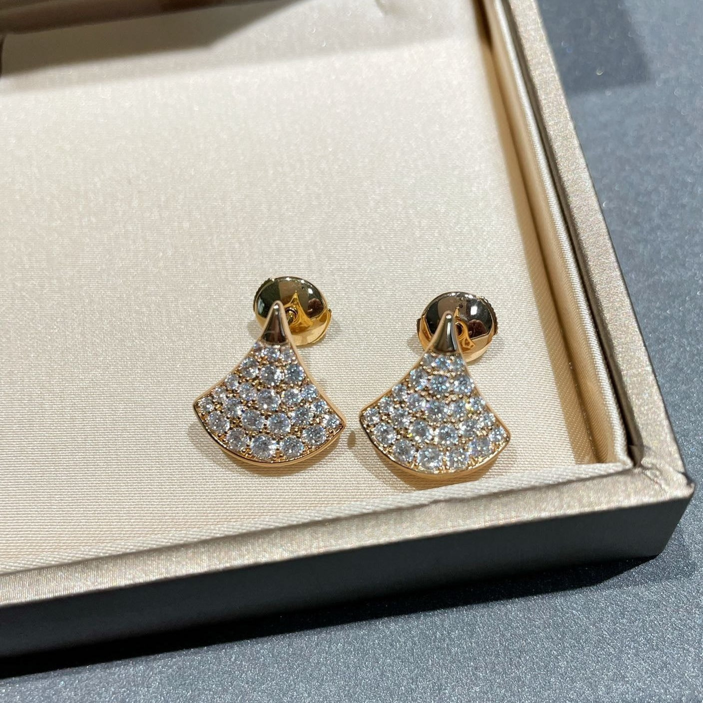 [Vintora]DREAM STUD EARRINGS DIAMOND