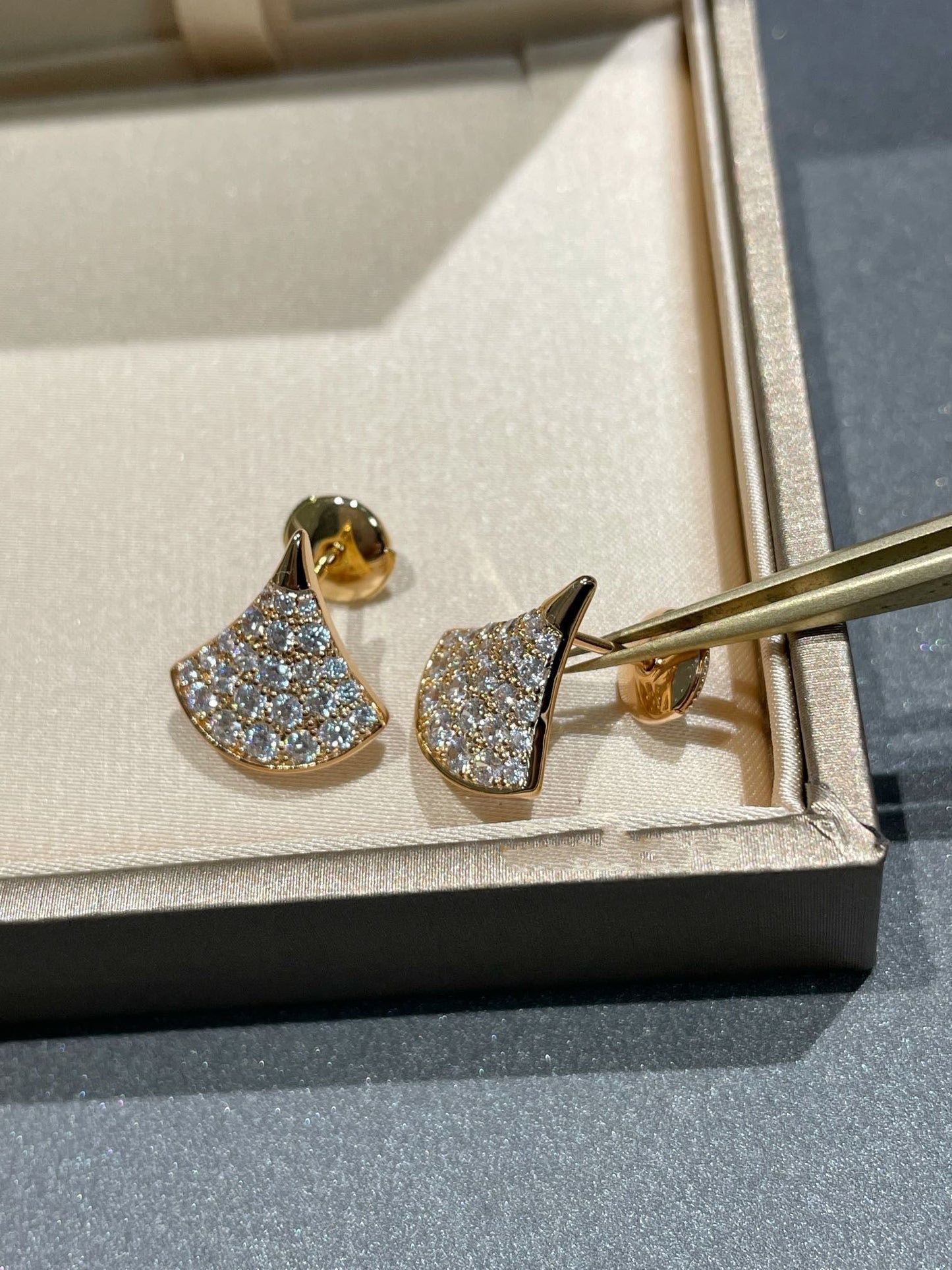 [Vintora]DREAM STUD EARRINGS DIAMOND
