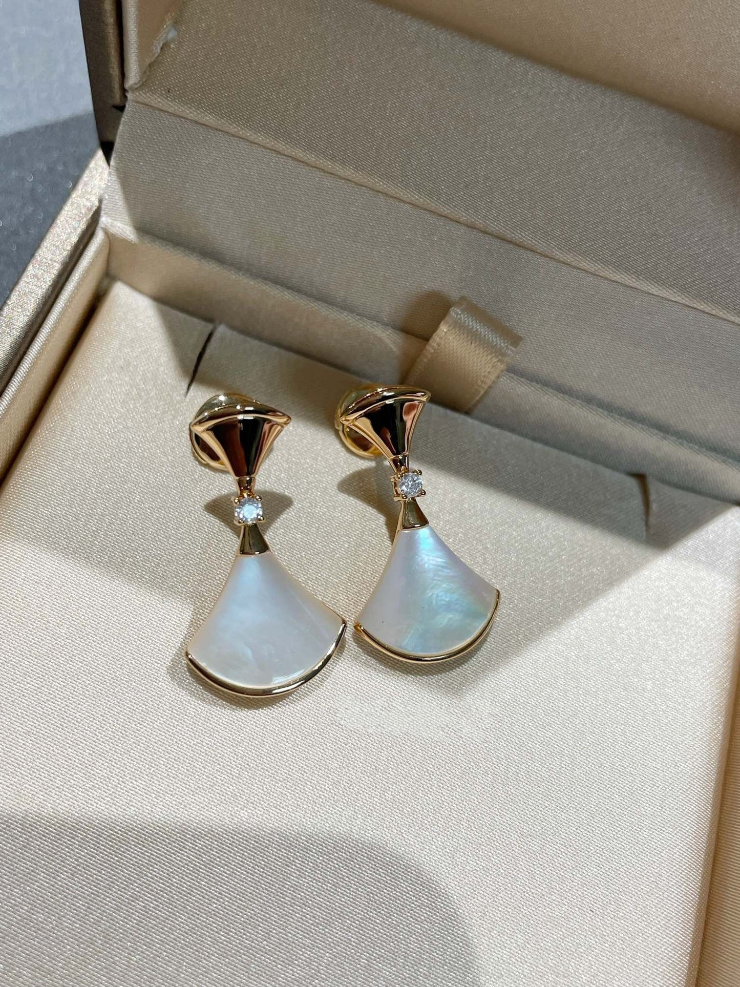 [Vintora]DREAM MOP 1 DIAMOND EARRINGS
