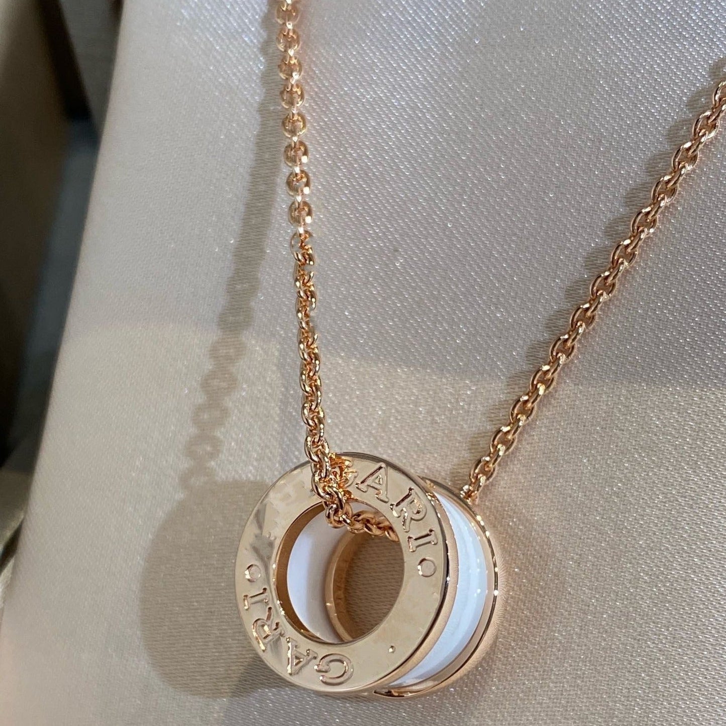 [Vintora]ZERO 1 WHITE CERAMIC PINK GOLD NECKLACE
