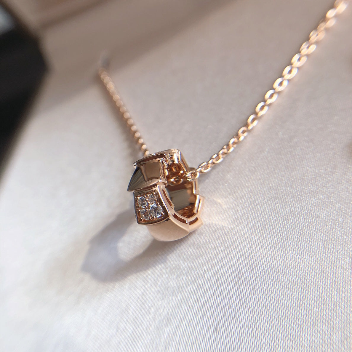 [Vintora]SERPENTI PEDANT DIAMOND PINK GOLD NECKLACE