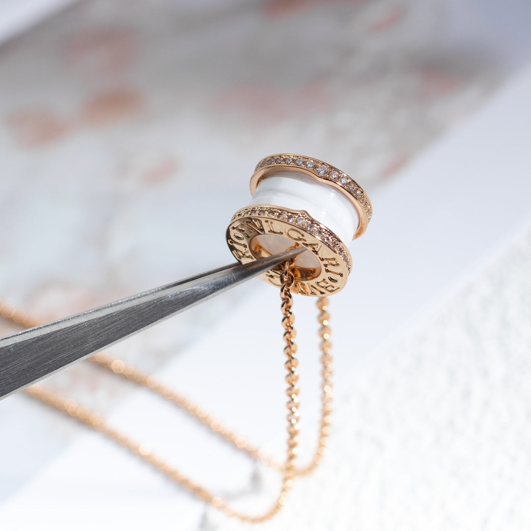 [Vintora]ZERO 1 WHITE CERAMIC PINK GOLD DIAMOND NECKLACE