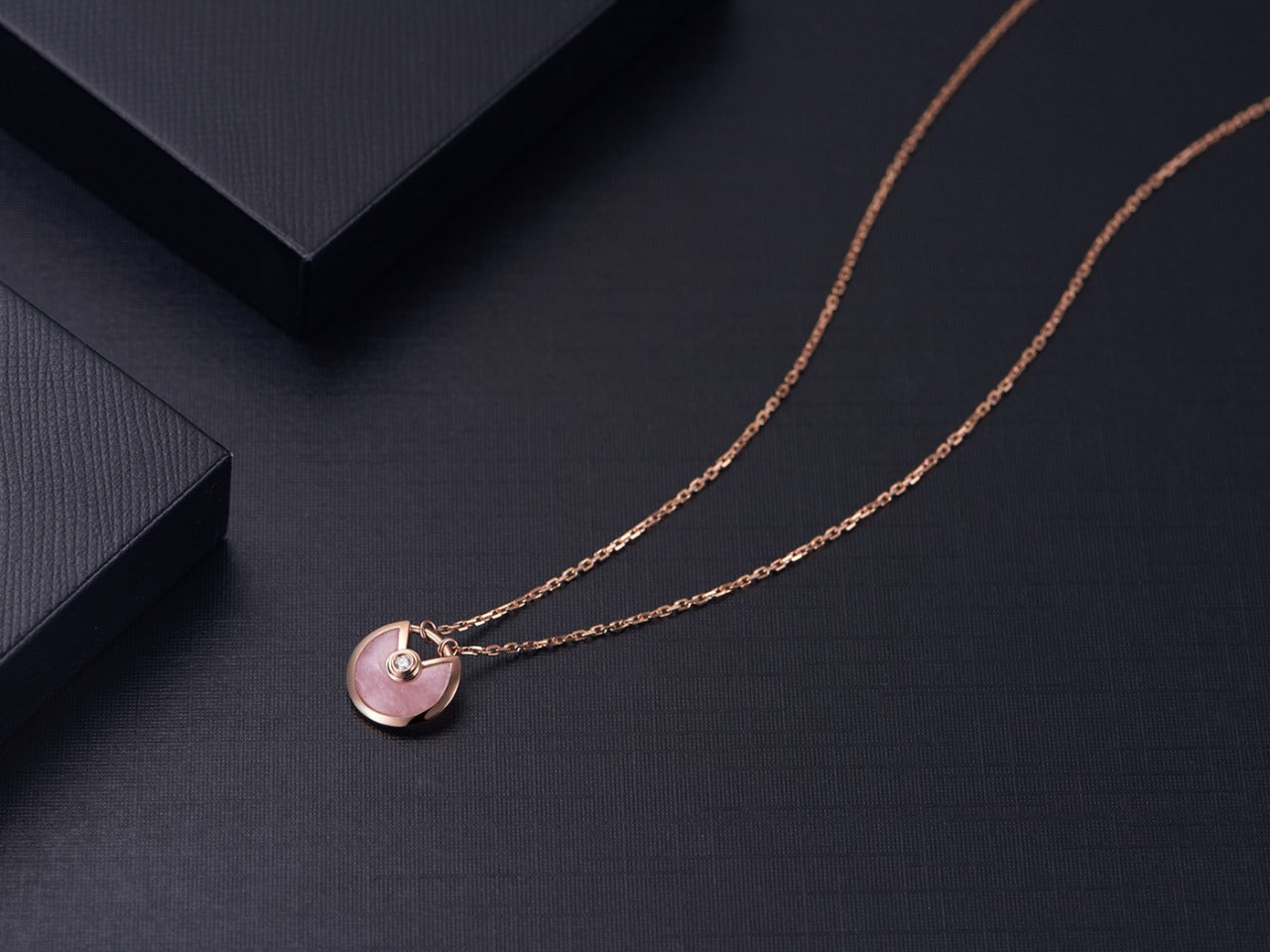 [Vintora]AMULETTE ROSE GOLD PINK MOP NECKLACE