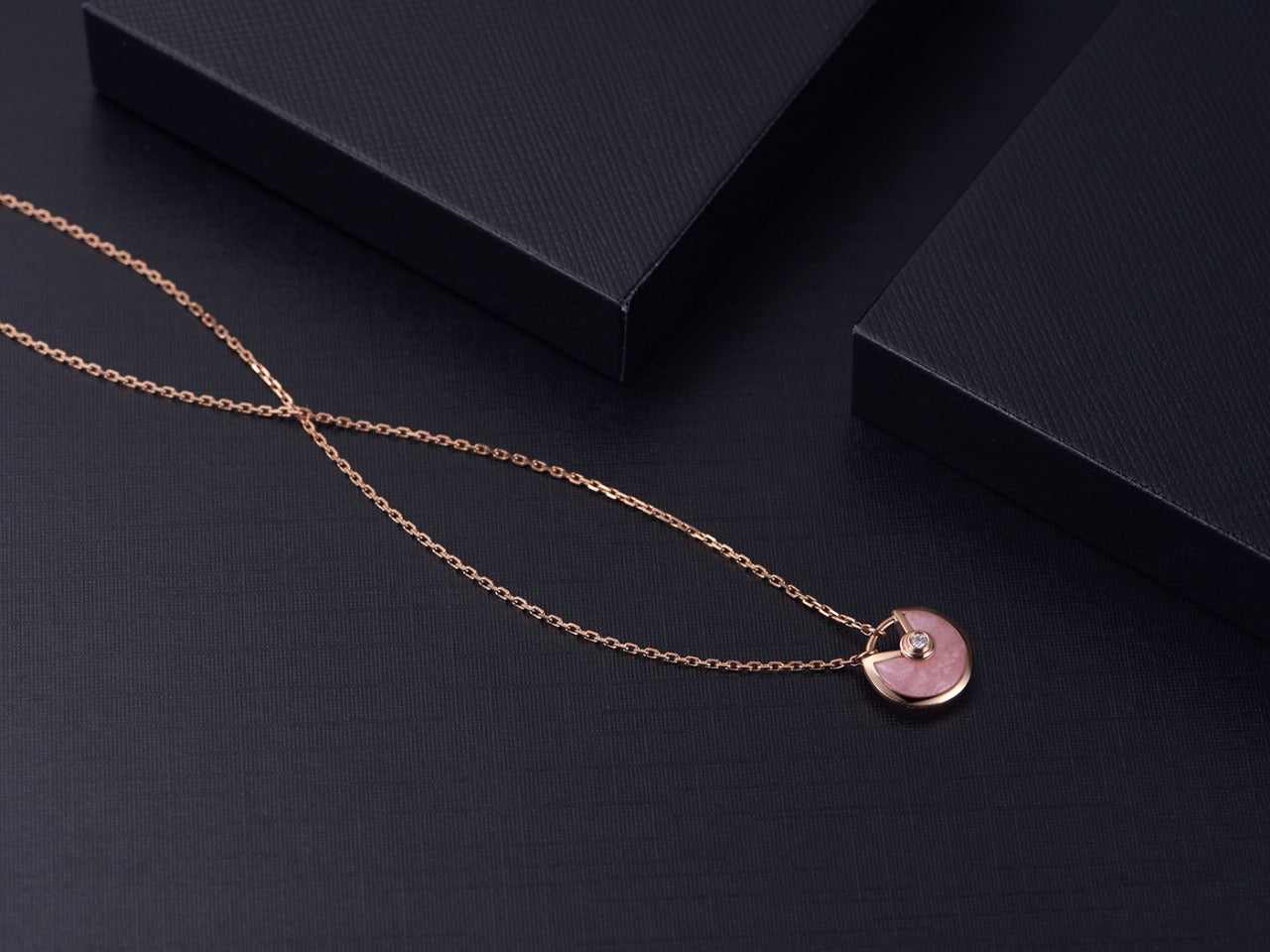 [Vintora]AMULETTE ROSE GOLD PINK MOP NECKLACE