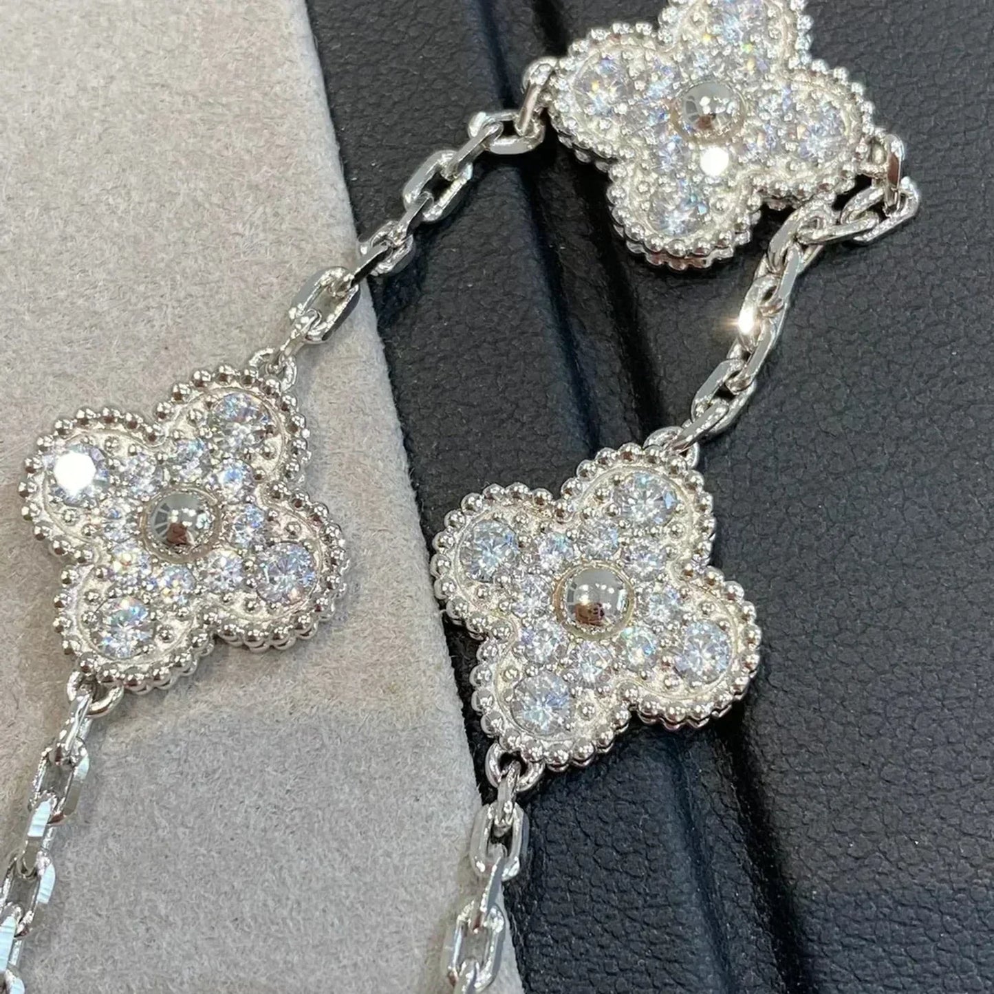 [?Vintora] CLOVER 5 MOTIF FULL DIAMOND BRACELET COLLECTION