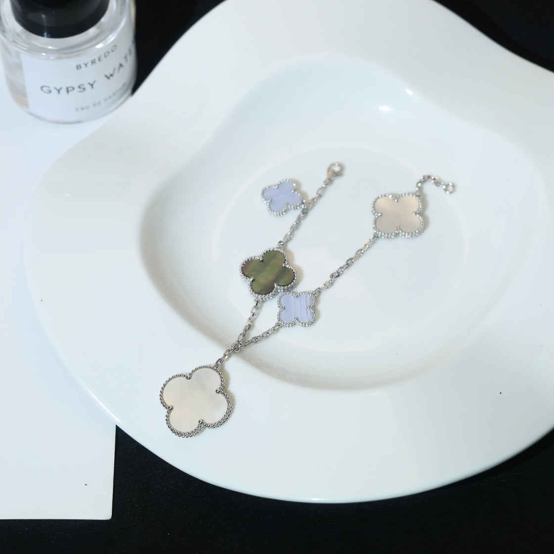 [Vintora]BRACELET CLOVER 5 MOTIFS NACRE CALCÉDOINE ARGENT