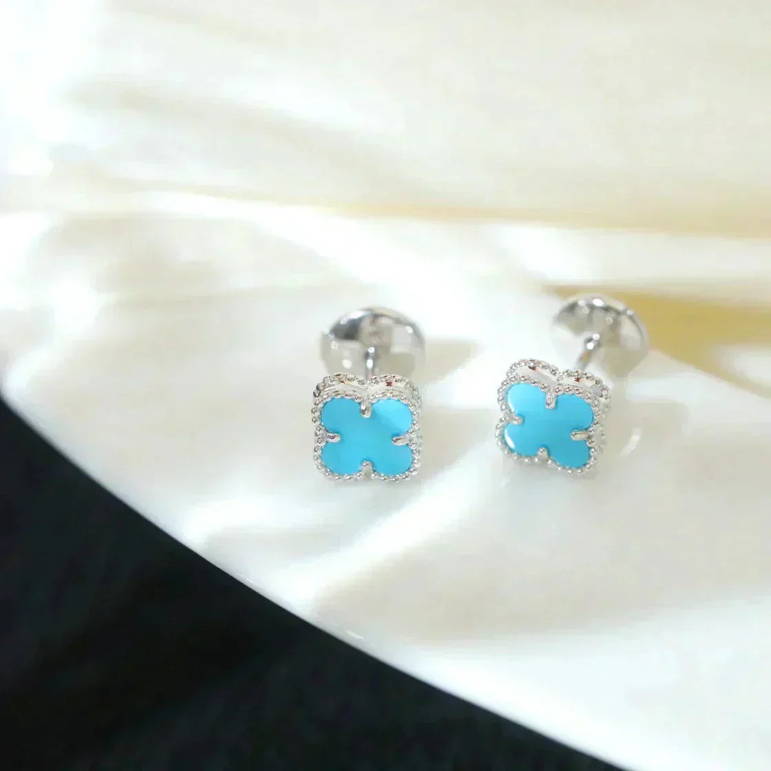 [Vintora]CLOVER MINI 9.5MM ONYX STUD EARRINGS SILVER
