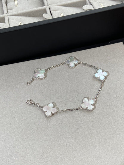 [?Vintora]CLOVER WHITE PEARL MOP 5 MOTIF BRACELET COLLECTION