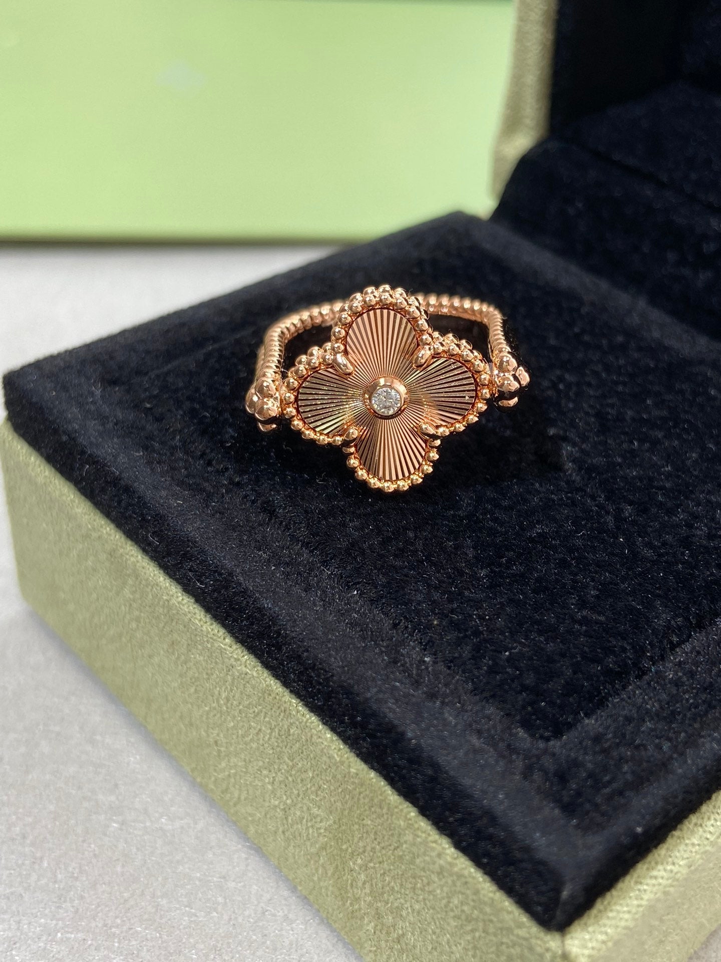 [Vintora]CLOVER RIVERSIBLE ROSE GOLD RING