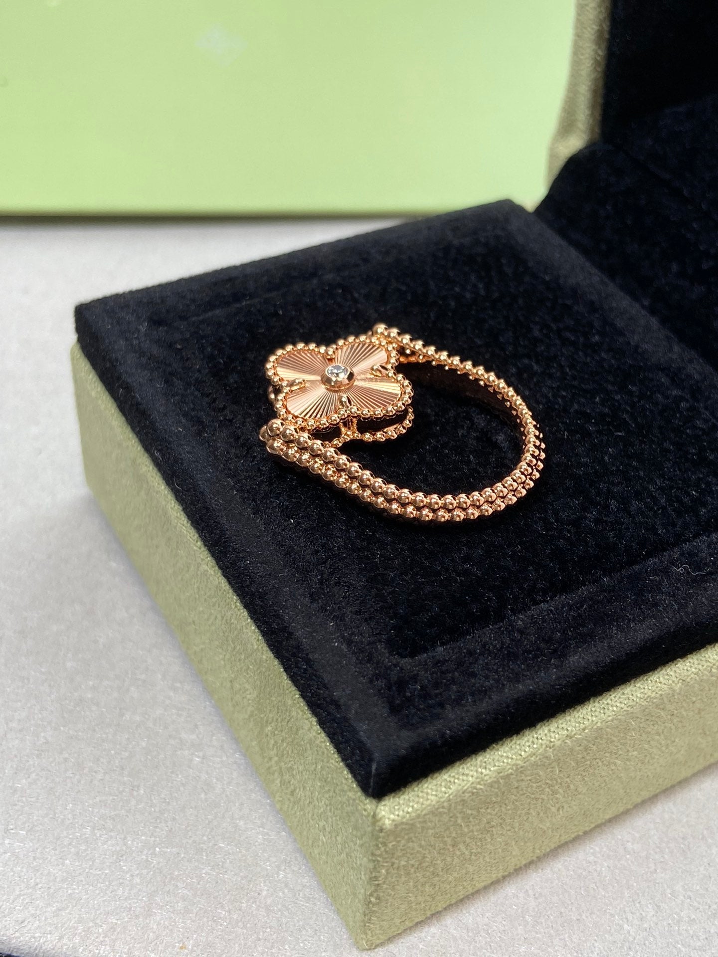 [Vintora]CLOVER RIVERSIBLE ROSE GOLD RING