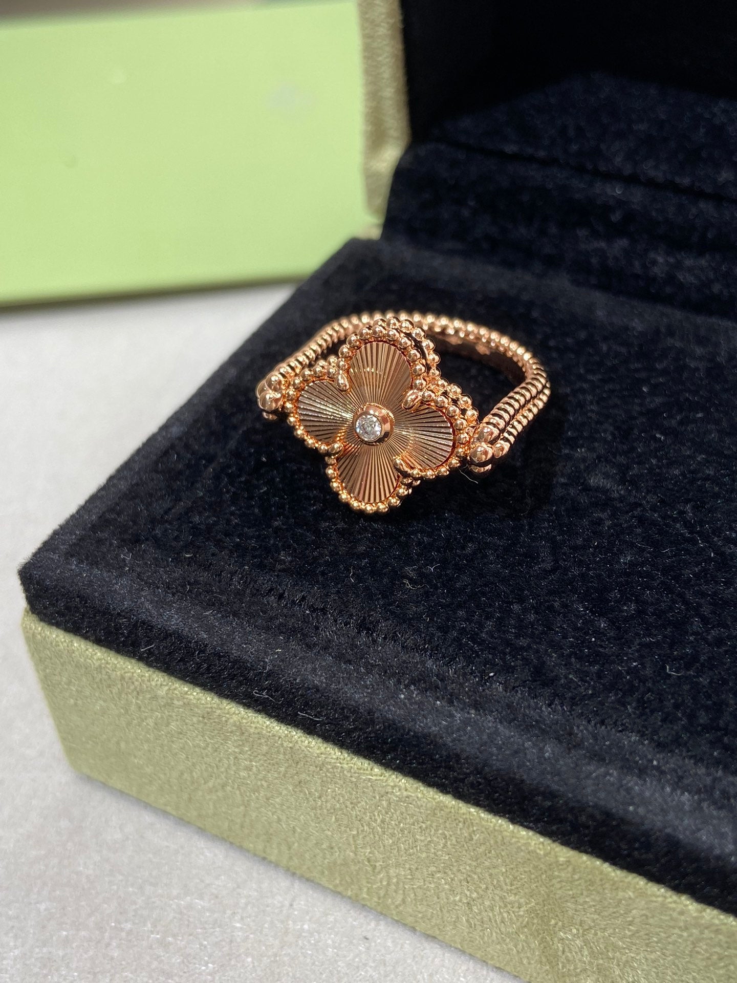 [Vintora]CLOVER RIVERSIBLE ROSE GOLD RING
