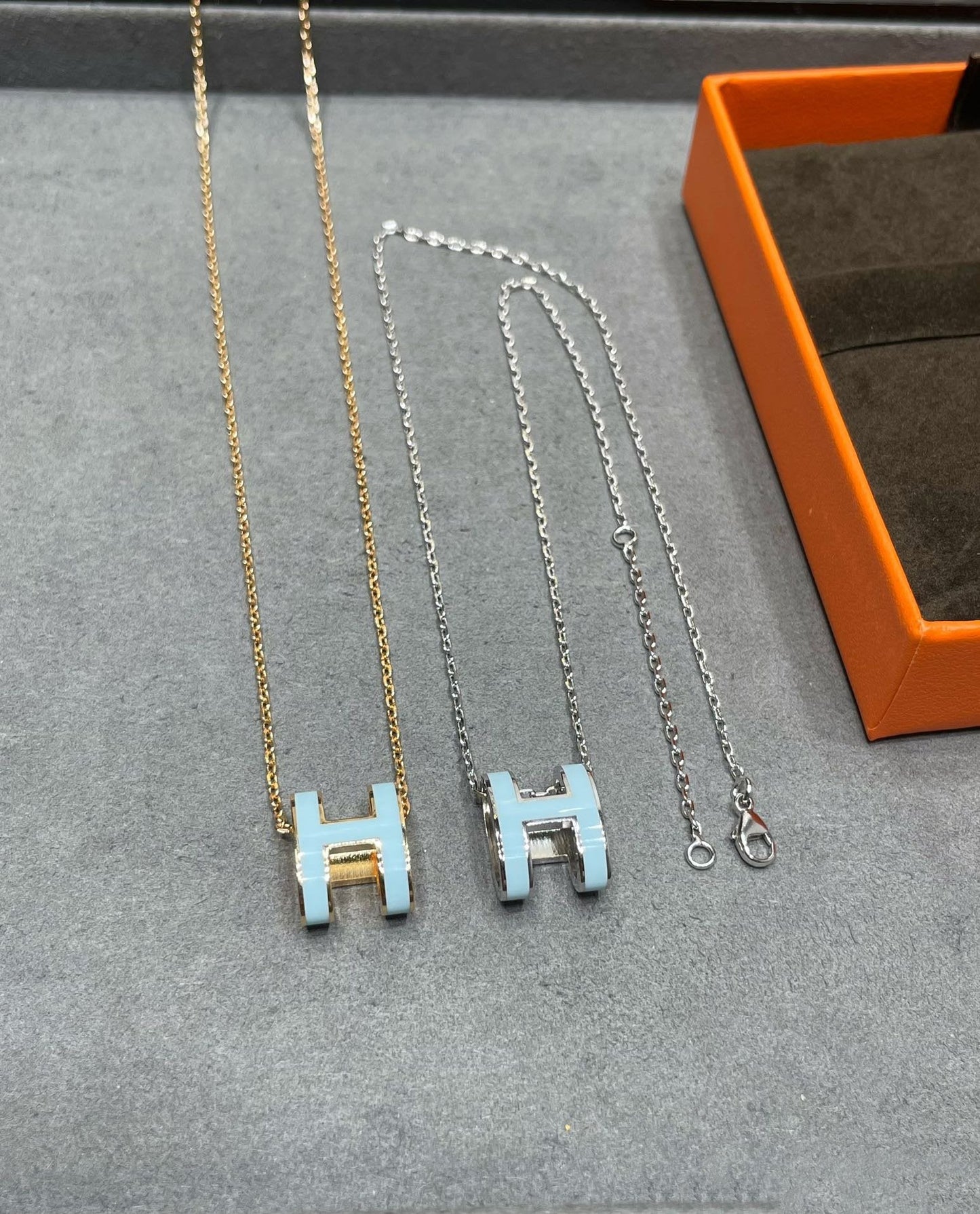 [Vintora]POP H SKY BLUE NECKLACE