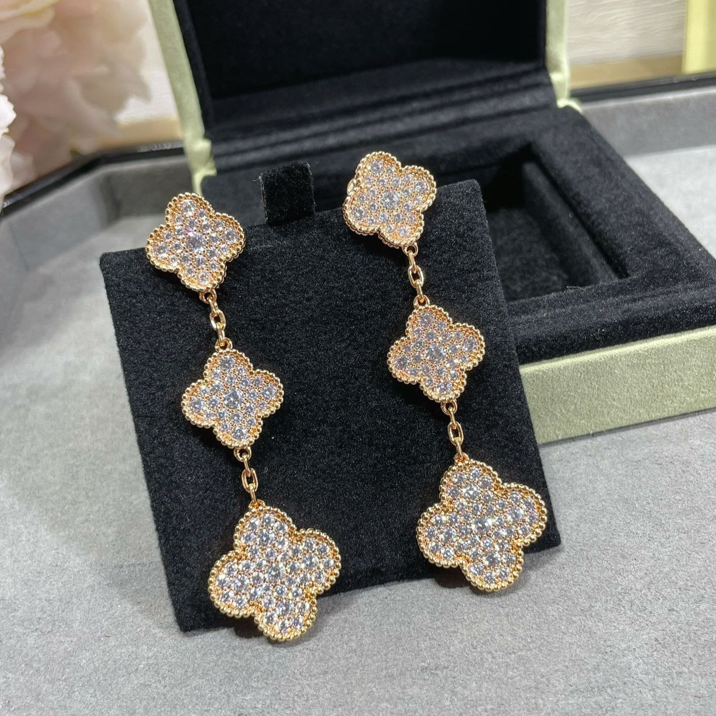 [Vintora]CLOVER 3 MOTIFS DIAMOND PAVED ROSE GOLD EARRINGS