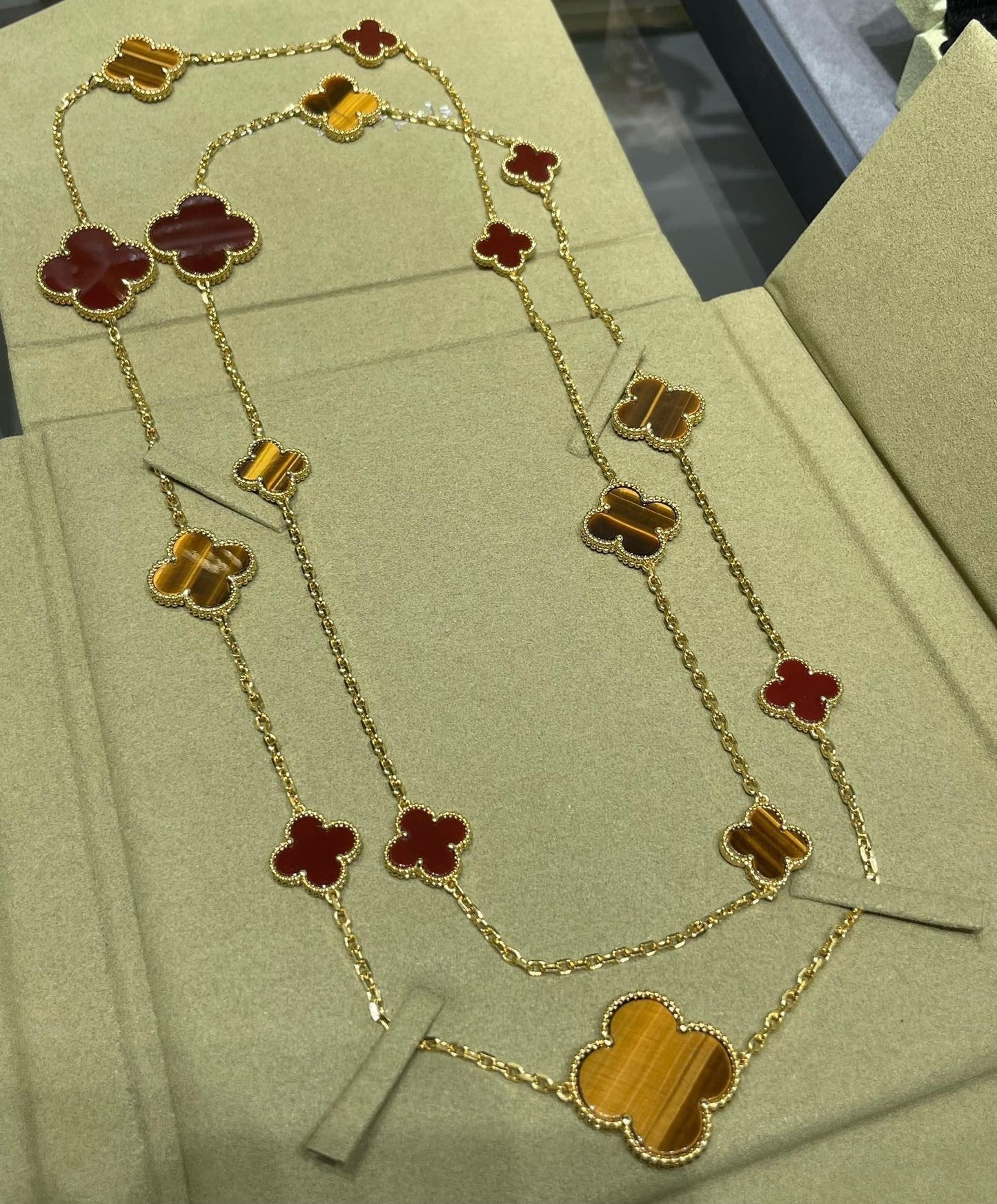 [Vintora]COLLIER TRÈFLE 16 MOTIFS CORNALINE OEIL DE TIGRE OR ROSE