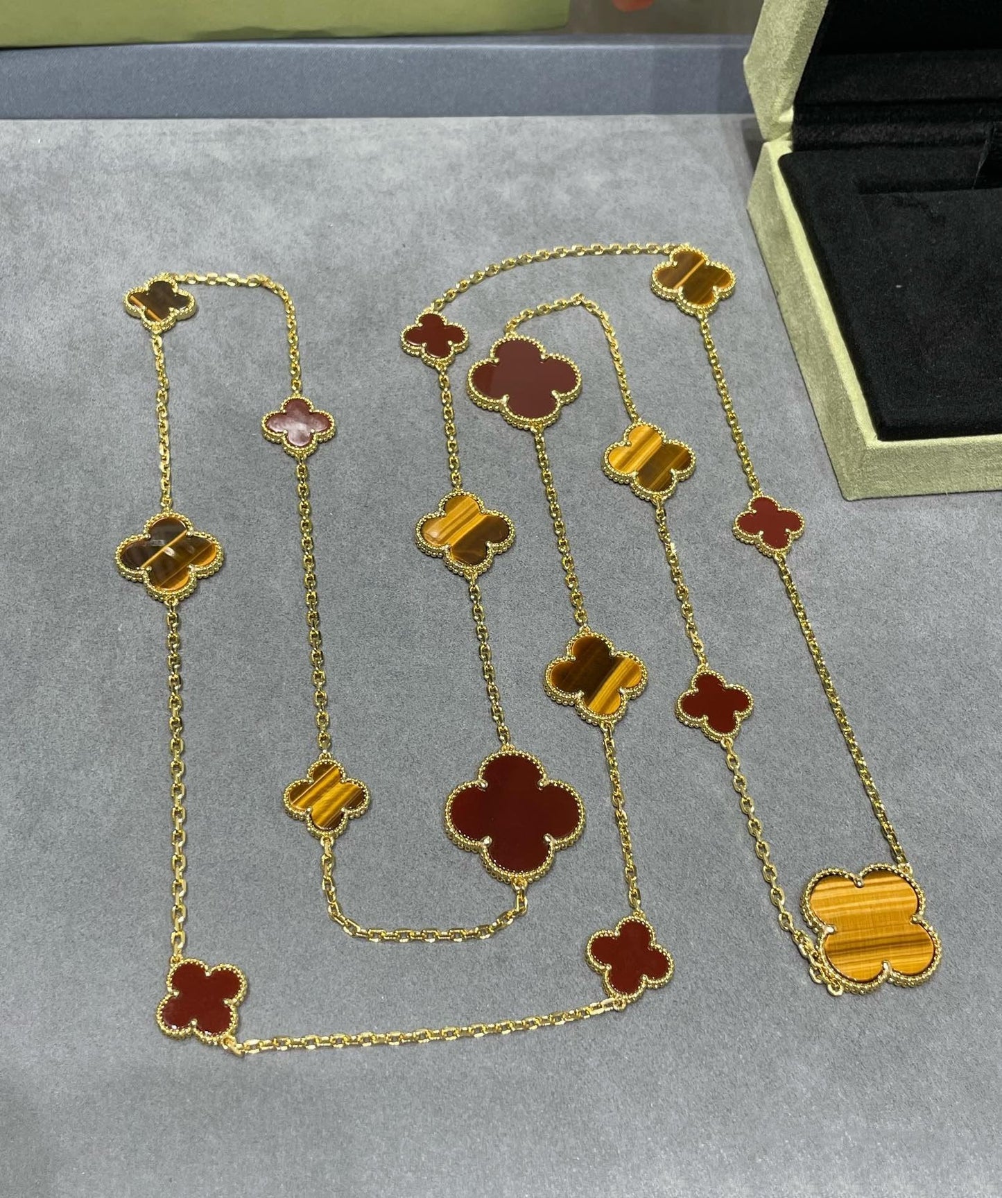 [Vintora]COLLIER TRÈFLE 16 MOTIFS CORNALINE OEIL DE TIGRE OR ROSE