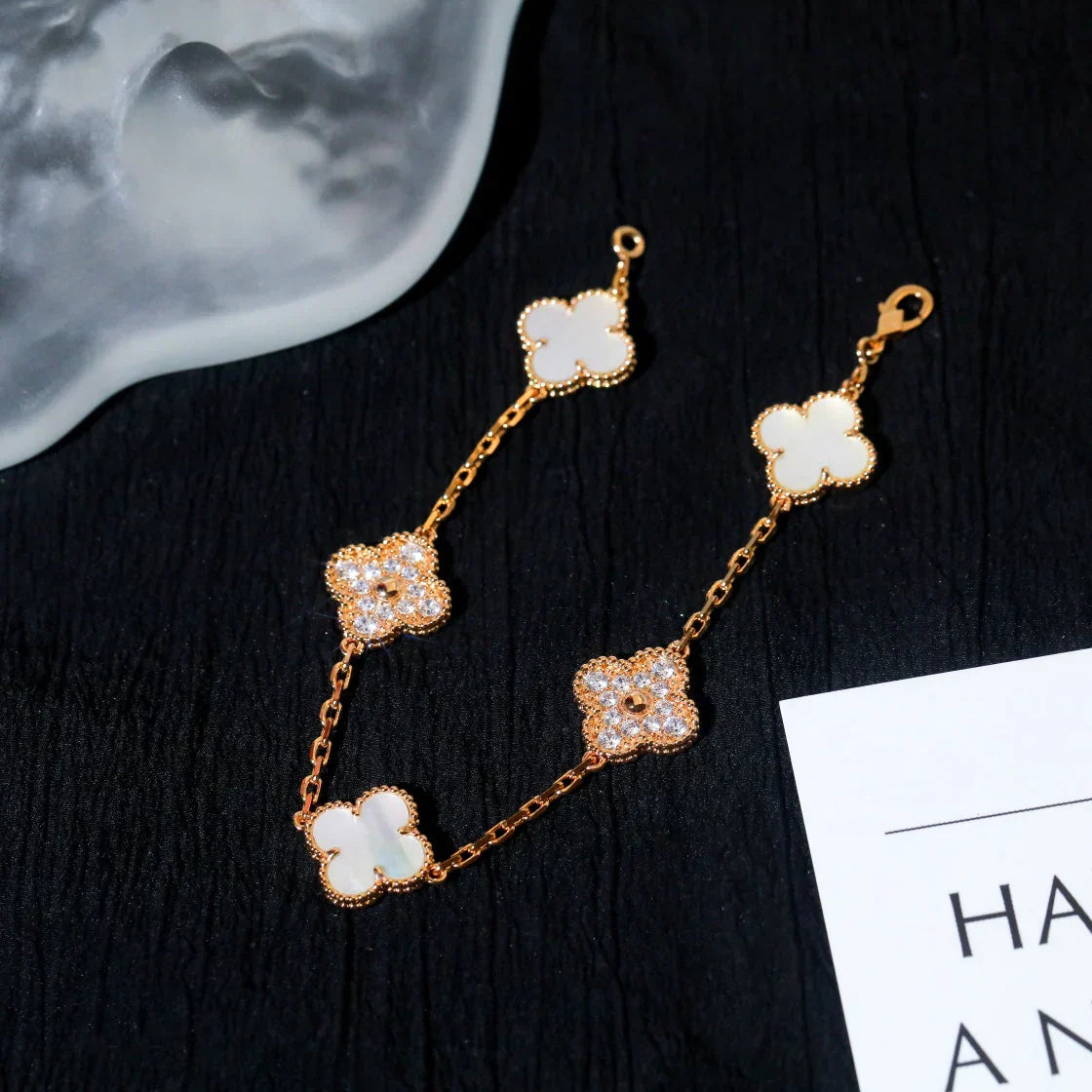 [?Vintora]CLOVER WHITE PEARL MOP 5 MOTIF BRACELET COLLECTION