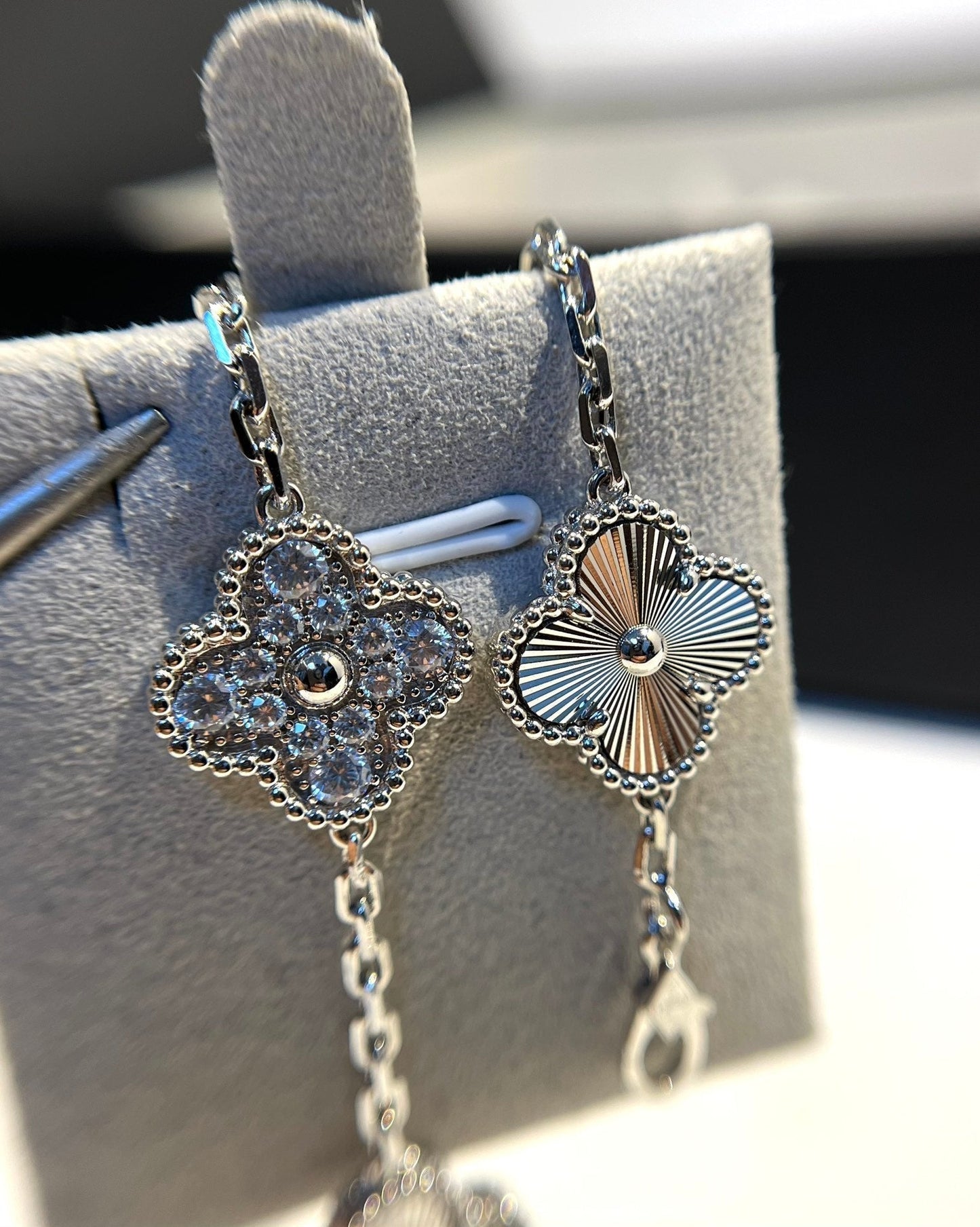 [?Vintora] CLOVER 5 MOTIF LASER BRACELET COLLECTION