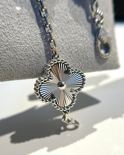 [?Vintora] CLOVER 5 MOTIF LASER BRACELET COLLECTION