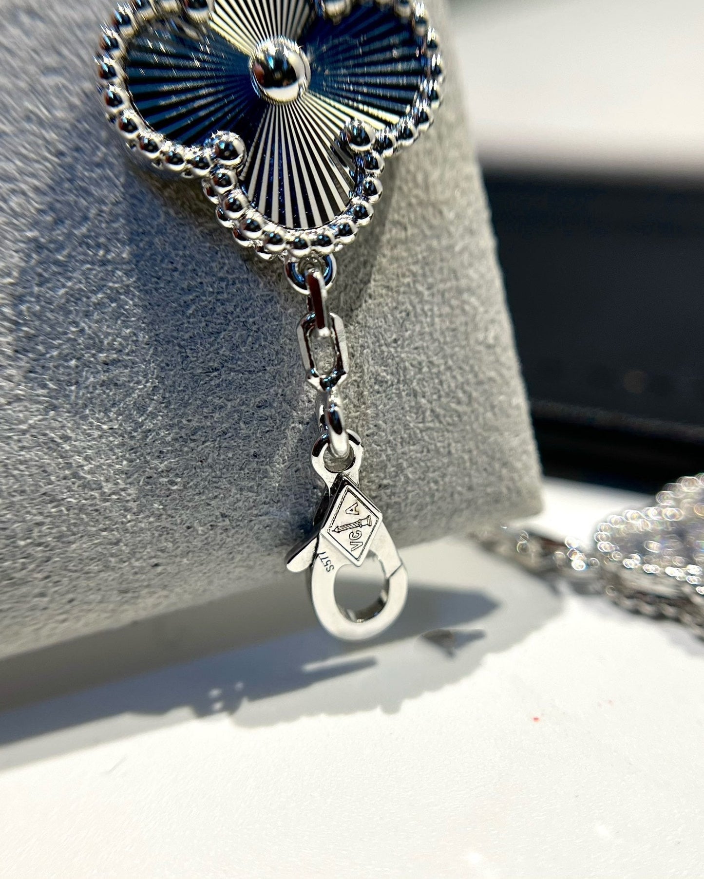 [?Vintora] CLOVER 5 MOTIF LASER BRACELET COLLECTION