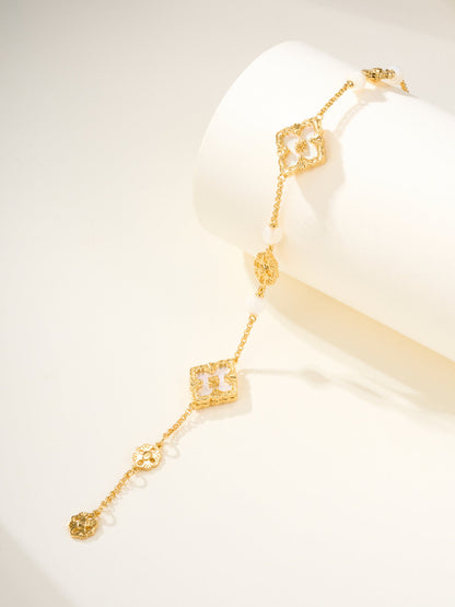 [?Vintora]B.C.L ENAMELED Three-Flower Bracelet¡ꡧTrumpet)