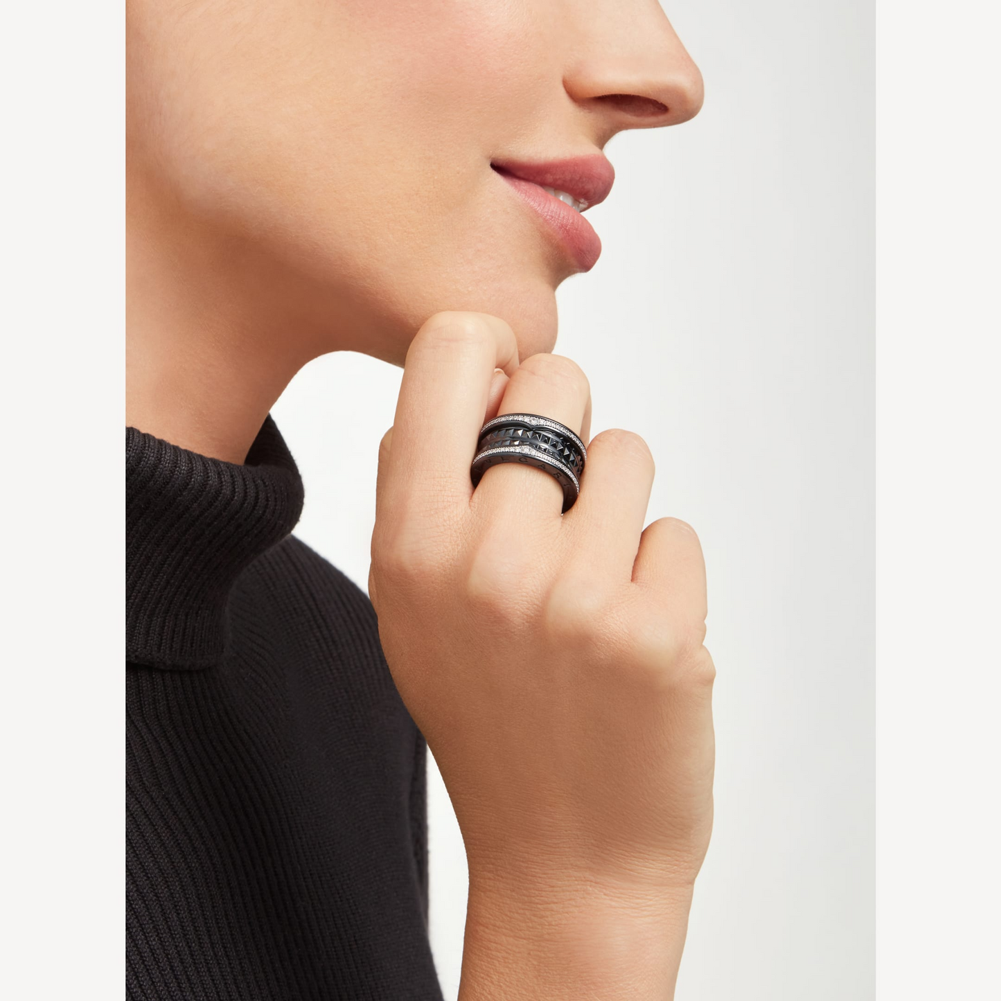 [Vintora]ZERO 1 ROCK FOUR-BAND BLACK CERAMIC WITH STUDDED SPIRAL AND PAVED DIAMONDS RING