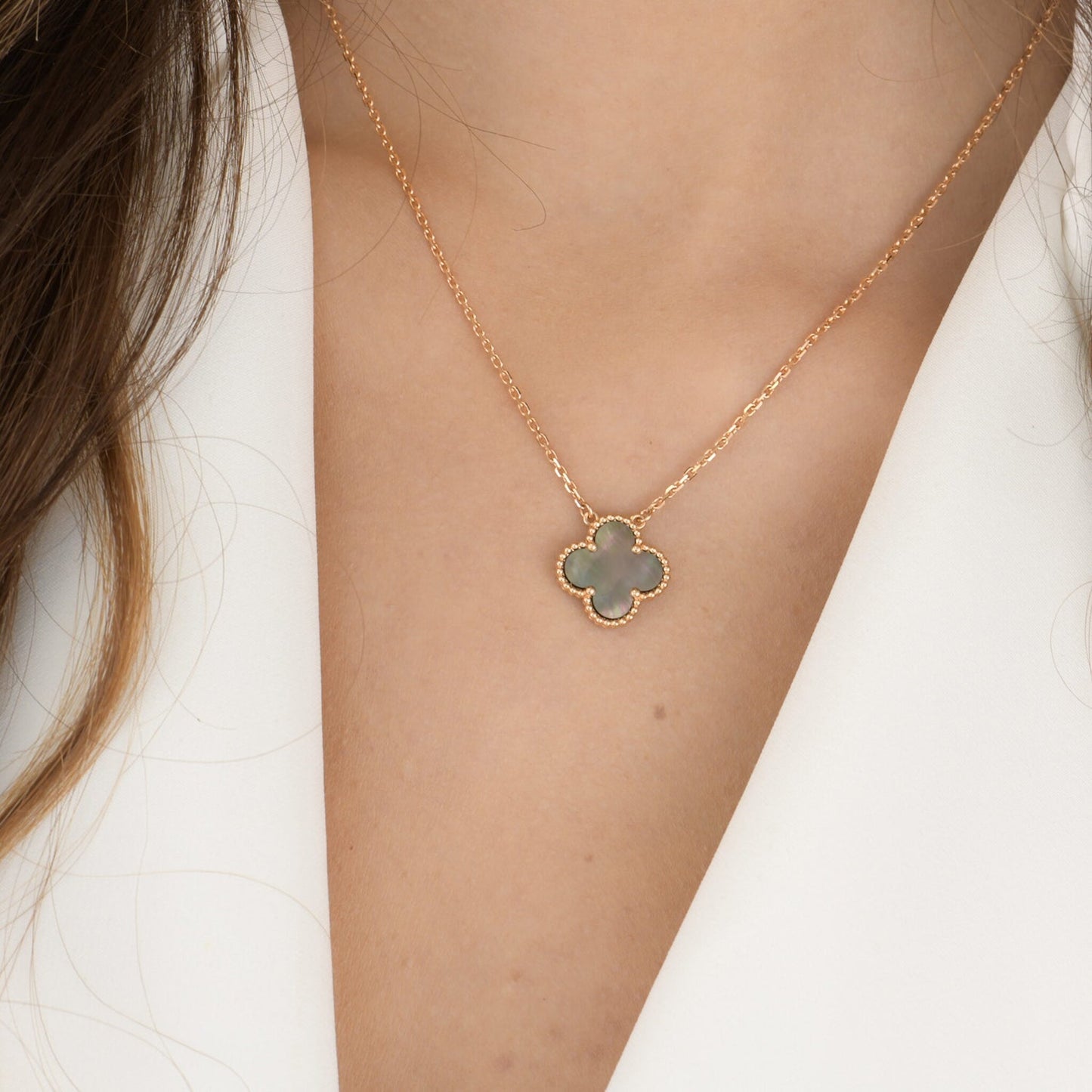 [Vintora]CLOVER 15MM COLLIER NACRE GRISE