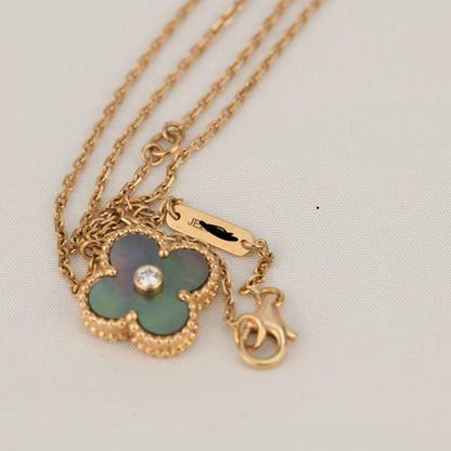 [Vintora]COLLIER TRÈFLE 15MM DIAMANT ET NACRE GRISE