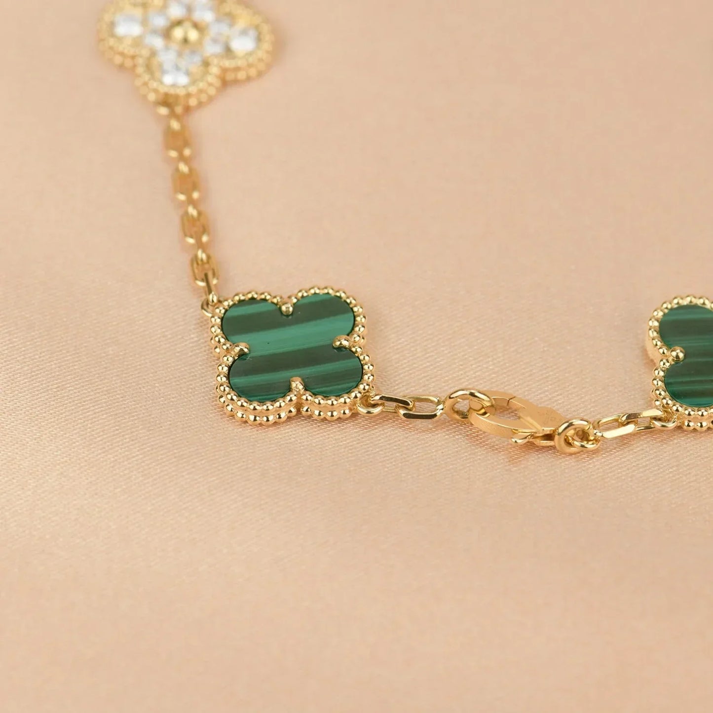 [?Vintora] CLOVER 5 MOTIF MALACHITE BRACELET COLLECTION