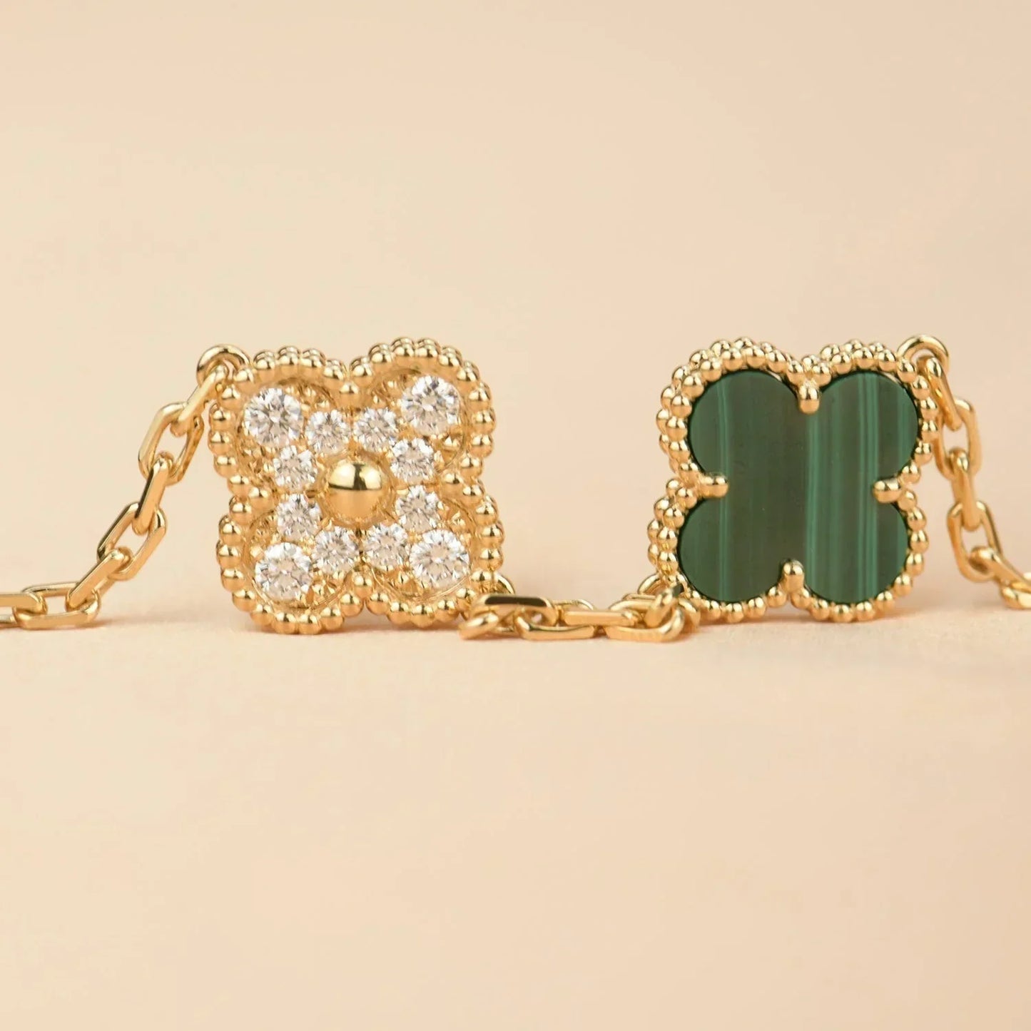 [?Vintora] CLOVER 5 MOTIF MALACHITE BRACELET COLLECTION