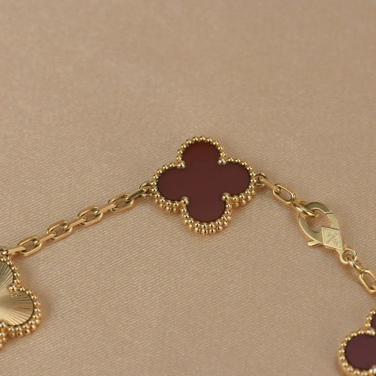 [?Vintora] CLOVER 5 MOTIF RED CORNELIAN BRACELET COLLECTION