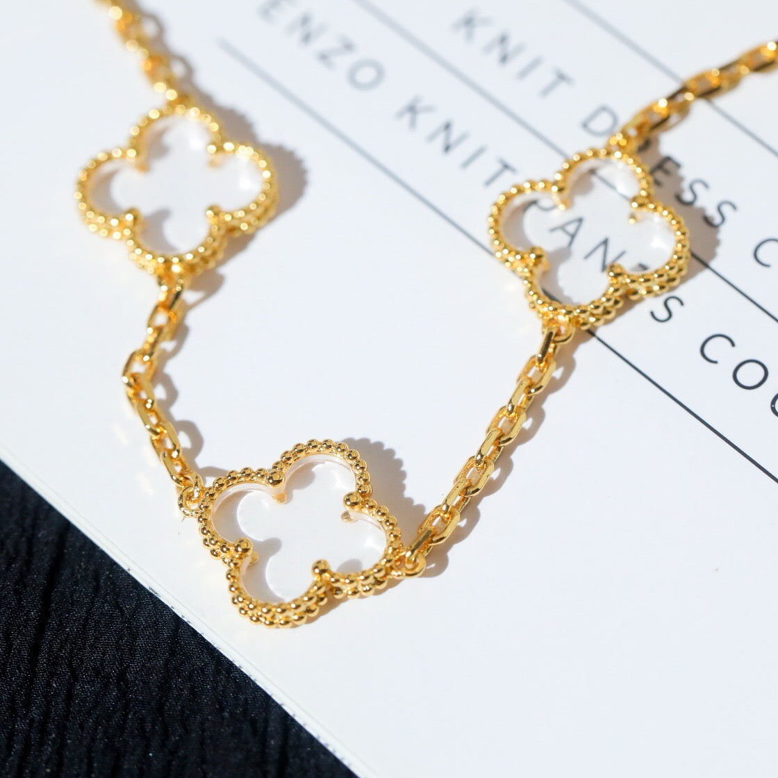 [?Vintora]CLOVER 5 MOTIF ROCK CRYSTAL BRACELET