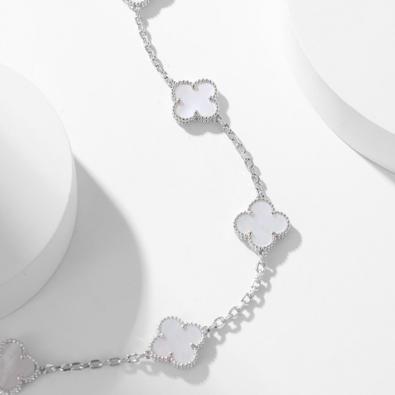 [Vintora]COLLIER TRÈFLE 10 MOTIFS NACRE BLANCHE