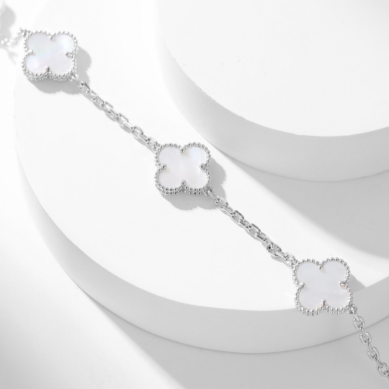 [Vintora]COLLIER TRÈFLE 10 MOTIFS NACRE BLANCHE