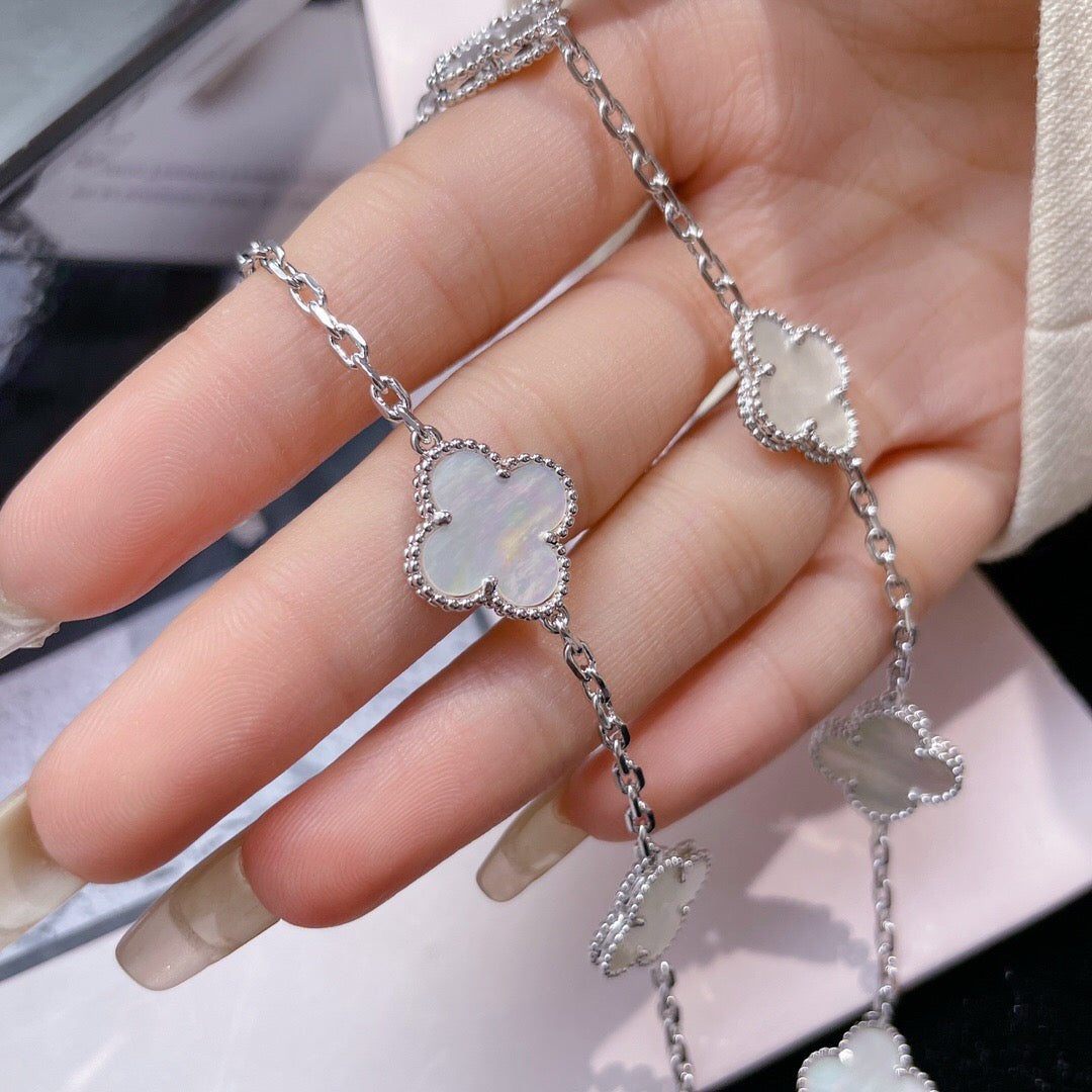 [Vintora]COLLIER TRÈFLE 10 MOTIFS NACRE BLANCHE