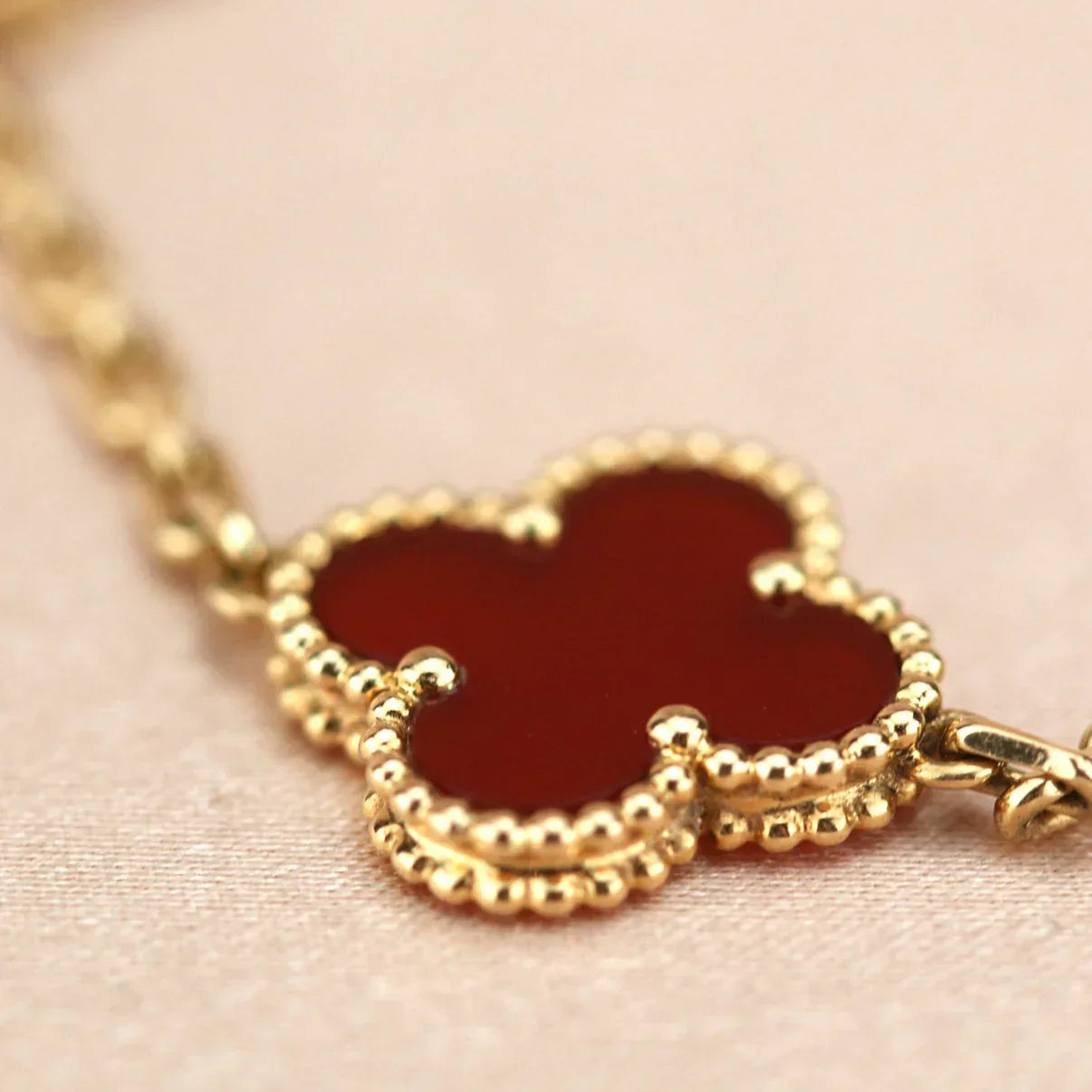 [?Vintora] CLOVER 5 MOTIF RED CORNELIAN BRACELET COLLECTION