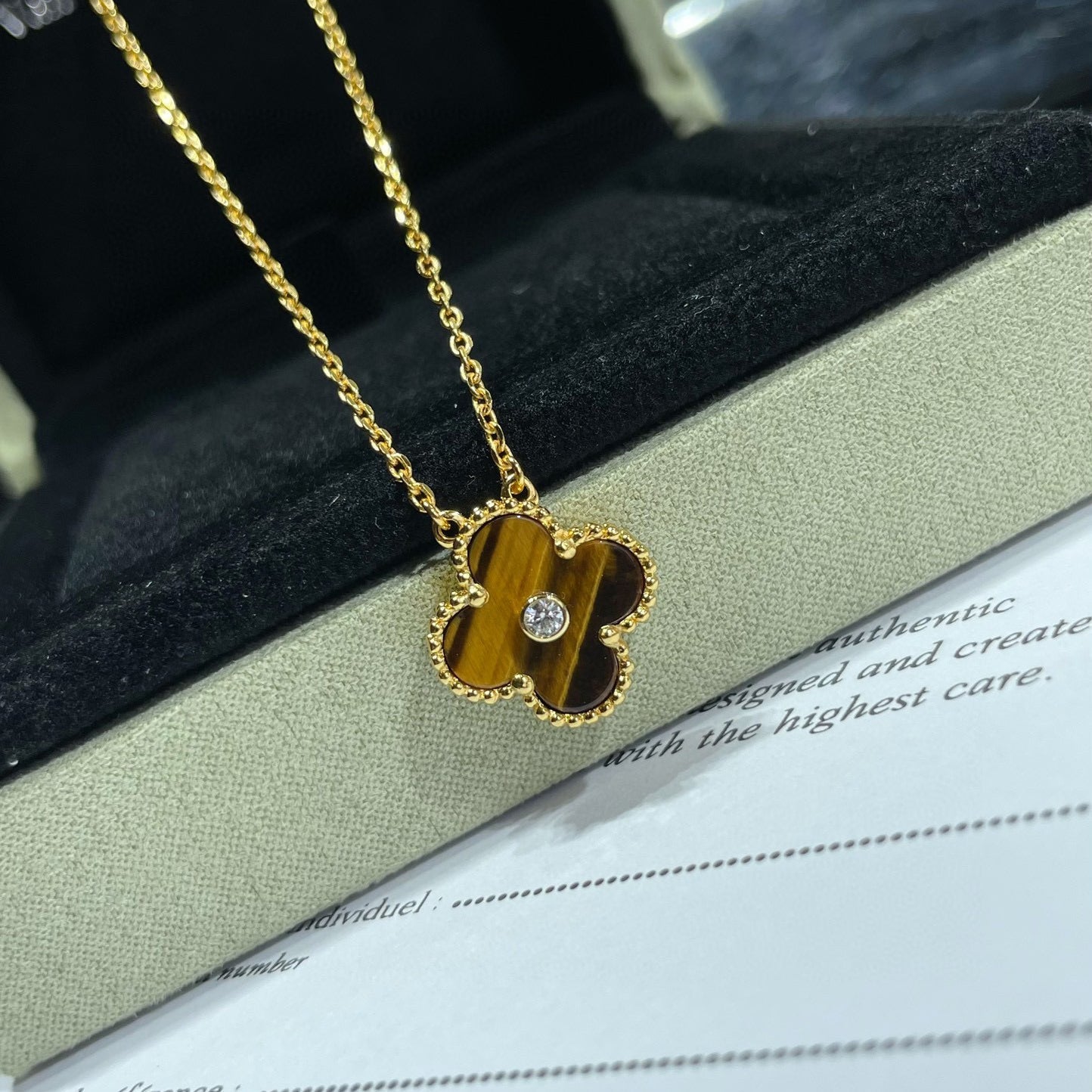 [Vintora]COLLIER TRÈFLE 15 MM DIAMANT ET ŒIL DE TIGRE JAUNE
