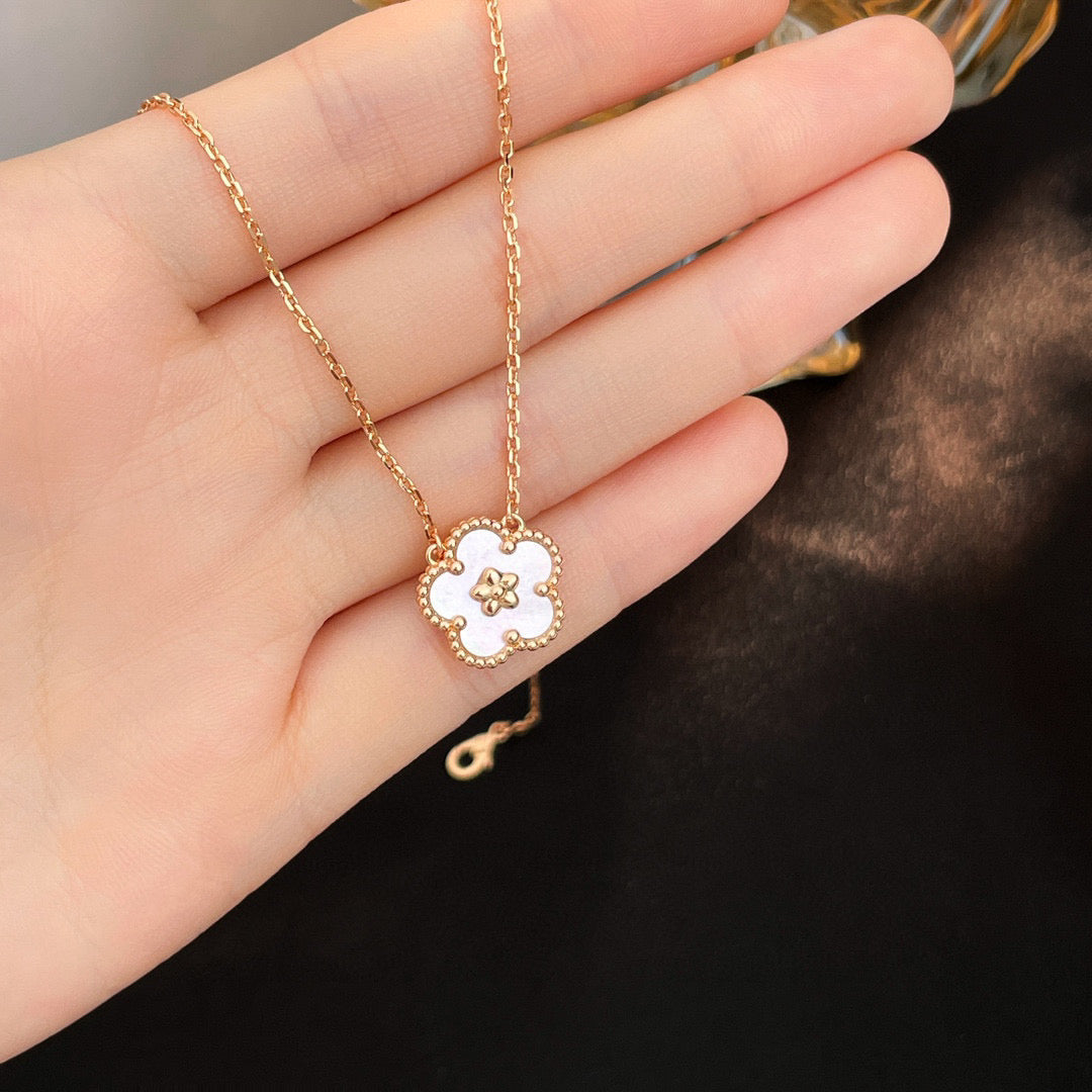 [Vintora]COLLIER FLEUR DE PRUNIER BLANC PORTE-BONHEUR
