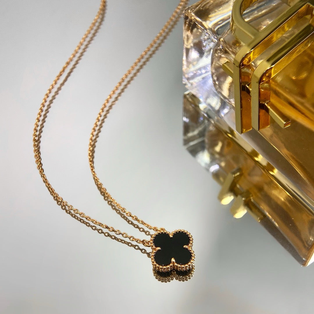 [Vintora]COLLIER FLEUR UNIQUE ONYX NOIR 15MM CLOVER